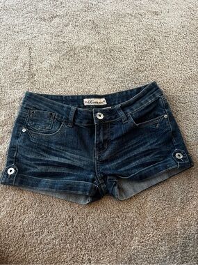 Vintage Y2k botin low rise denim shorts, mini status cross size small